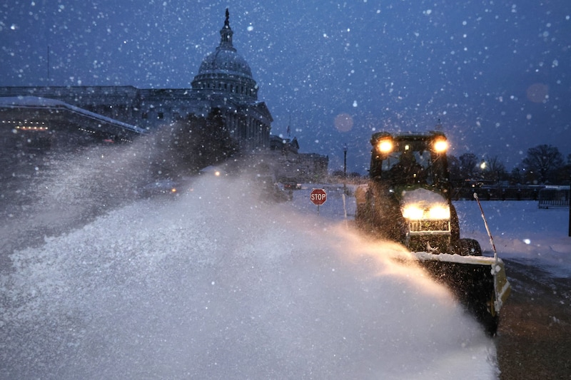 Washington drowns in snow (Bild: 2025 Getty Images)