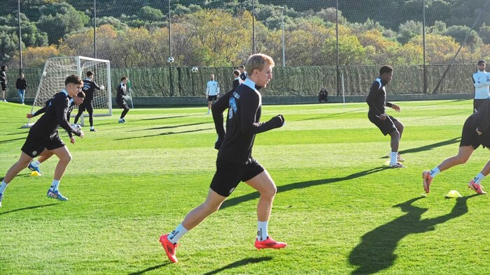 Mika Biereth is also (still) in the squad.
