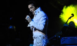 Jürgen Höchtl alias J.J. King begeistert seit 30 Jahren als Elvis-Tribute Artist.