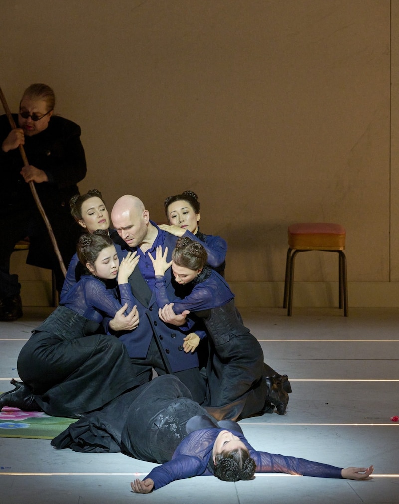 Michael Fabiano (Calaf) und Ensemble (Bild: © Wiener Staatsoper / Michael Pöhn)