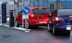 Das neue Zufahrtssystem ist ein erster Schritt, um die Parkplätze für Öffi-Nutzer ...
