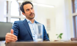 „Ich habe mich wie ein Paartherapeut gefühlt.“ NEOS-Verhandler Christoph Wiederkehr über das ...