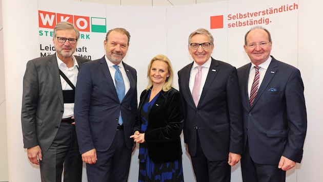 Styrian Chamber of Commerce top management: Karl-Heinz Dernoscheg, Andreas Herz, Gabriele Lechner, Josef Herk and Herbert Ritter (from left) (Bild: Jauschowetz Christian)