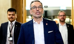 FPÖ-Obmann Herbert Kickl will rasch verhandeln und hat den neuen ÖVP-Chef Christian Stocker ...