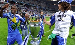 David Luiz (re.) gewann mit Chelsea 2012 die Champions League.