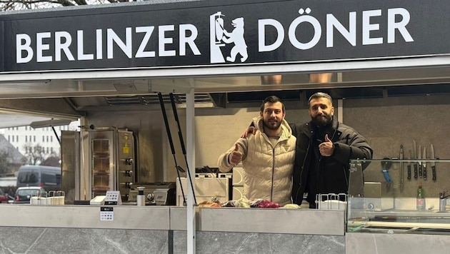 Marcel Kusmitsch (left) and Cem Okaytekin are hoping for lots of hungry guests at their food truck next Saturday. (Bild: cm)