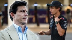 Toto Wolff (l.) will die Latte für Kimi Antonelli nicht zu hoch legen. (Bild: AFP/APA/Getty Images via AFP/GETTY IMAGES/Chris Graythen/Andrej ISAKOVIC)