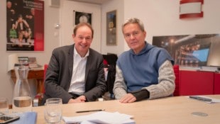 Alfons Haider mit Carl Philip von Maldeghem, dem Intendanten des Salzburger Landestheaters.  (Bild: Diverse Fotografen honorarfrei/LTH)