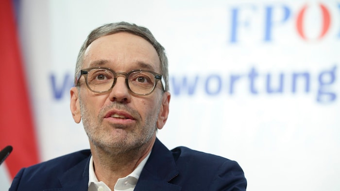 As party leader, Herbert Kickl is naturally at the head of the negotiating team. The 56-year-old native of Carinthia is considered to be rhetorically adept and relentless when it comes to content.