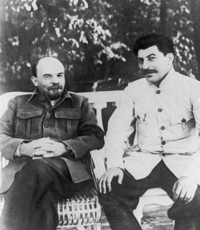 Stalin (rechts) und Lenin (links)