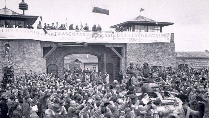 The US military leadership wanted to document the liberation of the camps in detail. Therefore, ...
