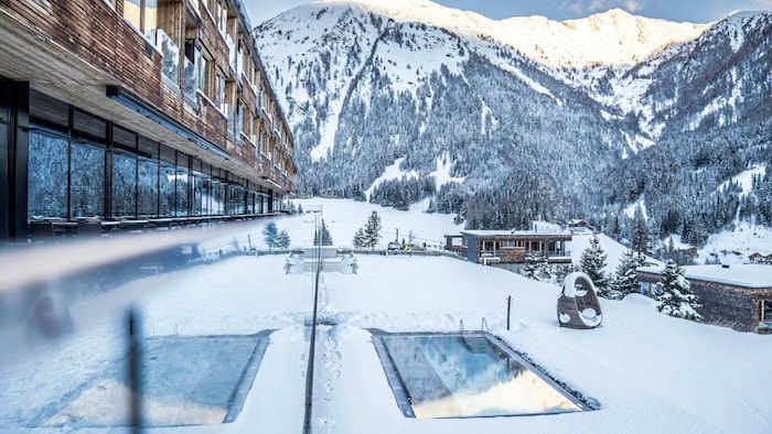 Urlaub in Österreich und in den Bergen ist sowohl im Sommer als auch im Winter beliebt. Im Bild ...