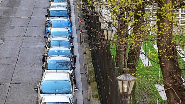 Insgesamt gibt es wienweit rund 402.200 Personen, die ein Parkpickerl besitzen. (Bild: Spitzbart Wolfgang/Wolfgang Spitzbart)