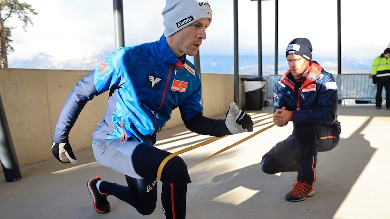 Michael Hayböck mit Bruder und Physio Alexander Hayböck (Bild: Birbaumer Christof)