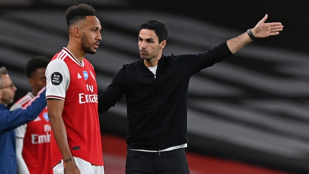 Werden keine Freunde mehr: Pierre-Emerick Aubameyang (l.) und Mikel Arteta (Bild: AFP/APA/POOL/Shaun Botterill)