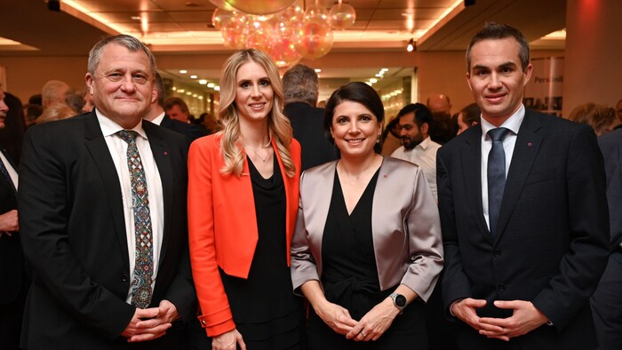 Die Oberbank-Vorstände Florian Hagenauer, Isabella Lehner, Romana Thiem und Martin Seiter (v. ...