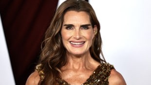 Brooke Shields schildert, dass ein Chirurg ohne ihre Zustimmung eine Intim-OP durchgeführt habe. (Bild: APA/Getty Images via AFP/GETTY IMAGES/Dimitrios Kambouris)