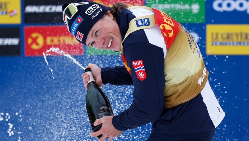 Johannes Hösflot Kläbo gewann die Tour de Ski. (Bild: AP)