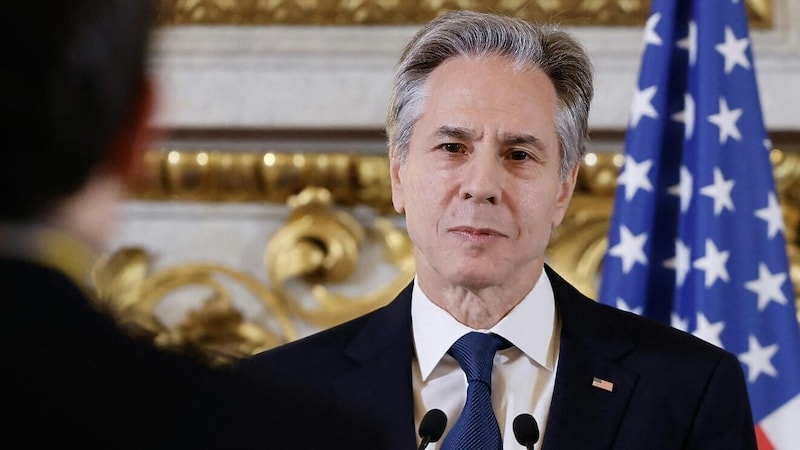 Antony Blinken (Bild) hat bei seinem Besuch in Paris die von Donald Trump geäußerten Anschlussdrohungen mit Blick auf Grönland heruntergespielt. (Bild: AFP)