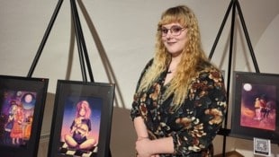 Unter dem Künstlernamen „Mooncake Art“ präsentierte Julia Aurelia Haluschan ihre Werke in der ...