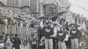 Die sogenannten „Prangerhäscher“ beim Rauterbrunnen.  (Bild: Archiv Villacher Fasching)