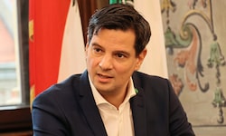 Hannes Amesbauer (FPÖ) wird das Misstrauen ausgesprochen.