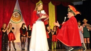 Wer in Ebensee Thomas I., der im vergangenen Jahr Prinzessin Sarah I. einen Heiratsantrag ...