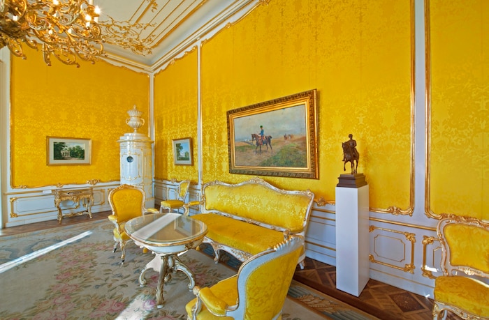 Im Rokoko-Zimmer wurde der Tee eingenommen.