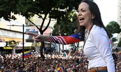 Maria Corina Machado trat am Donnerstag erstmals wieder öffentlich auf – und ist nun ...
