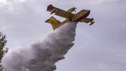 Mit zwei sogenannten Super Scoopern unterstützt Kanada die Feuerwehr von Los Angeles.