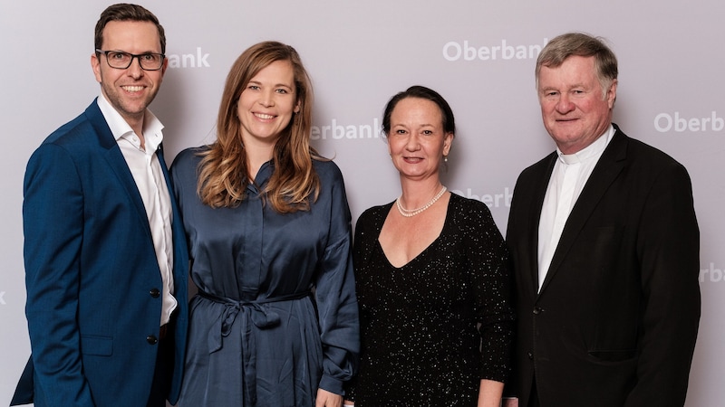 Christoph Knogler (KEBA Group), Sara Knogler, Stefanie Lindstaedt (IT:U), Bischhof Manfred Scheuer (Bild: Eric Krügl)