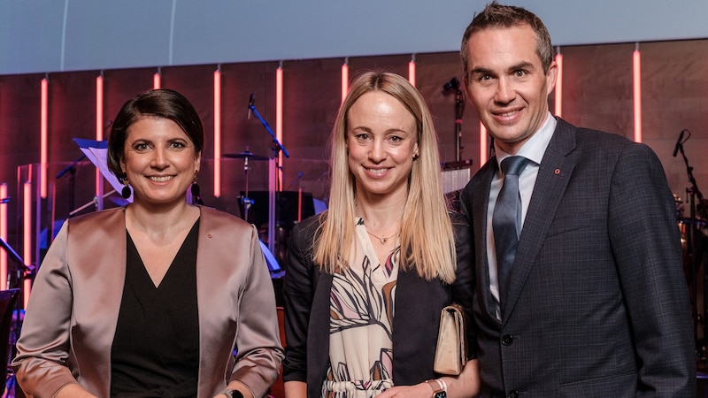 Managing Director Romana Thiem, Managing Director Martin Seiter, MBA and Sabrina Seiter (Oberbank) (Bild: Eric Krügl)