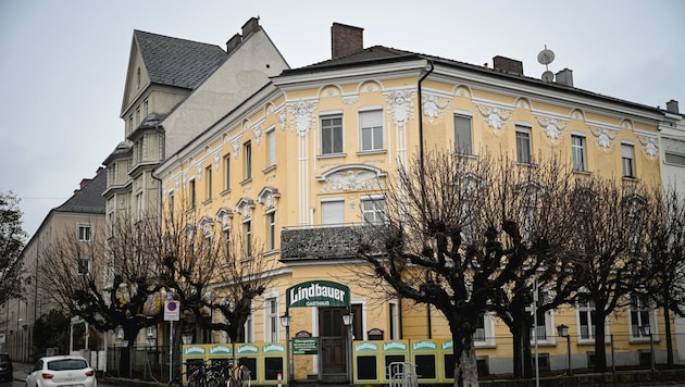 It has been unclear since 2020 what will happen to the iconic pub on Linke Brückenstraße. Now light is to be shed on the matter by the summer. (Bild: Markus Wenzel)