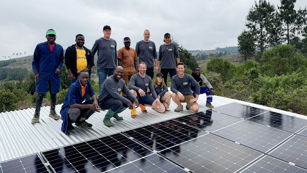 Mit Kärntner Unterstützung wurde eine PV-Anlage in Tansania errichtet. (Bild: Solar Power Aid)