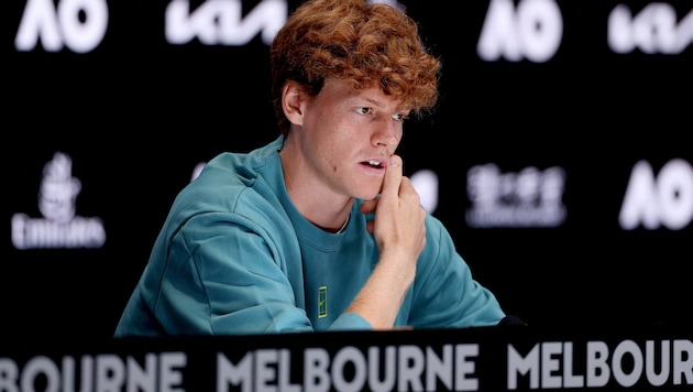 Jannik Sinner (Bild: AFP/APA/TENNIS AUSTRALIA/MORGAN HANCOCK)