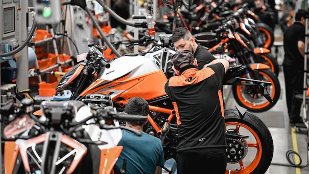 Mehr als 3600 Mitarbeiter sind von den Insolvenzen bei Motorradhersteller KTM betroffen. (Bild: Wenzel Markus)