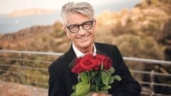 Wem wird der erste „Golden Bachelor“ seine Rosen überreichen? (Bild: Foto: RTL / Stephan Pick)