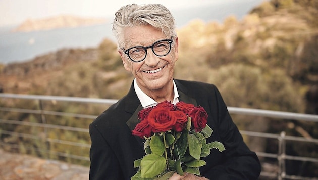 Wem wird der erste „Golden Bachelor“ seine Rosen überreichen? (Bild: Foto: RTL / Stephan Pick)