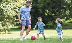 Andreas Ulmer mit seinen Kindern.
