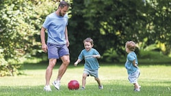 Andreas Ulmer mit seinen Kindern. (Bild: Tröster Andreas/ANDREAS TROESTER)