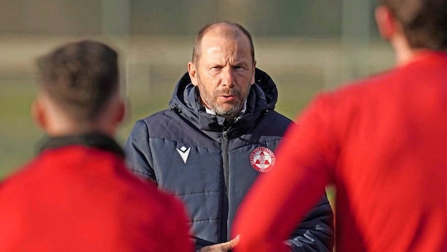 GAK-Coach Rene Poms fiebert der Verstärkung des Kaders entgegen. (Bild: GEPA/GEPA pictures)