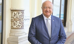 Bundeskanzler Christian Stocker hat mit der ehemaligen Geisel Tal Shoham telefoniert.