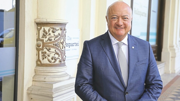 Vor einer Woche lag es außer der Vorstellungskraft von Christian Stocker, neuer ÖVP-Chef zu ...