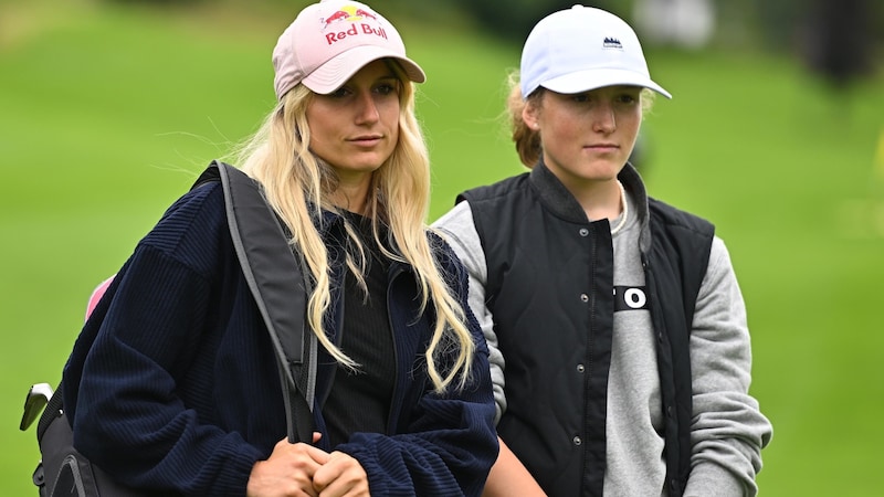 Anna Gasser hält große Stücke auf der Steirerin Hanna Karrer (re.). (Bild: GEPA pictures)