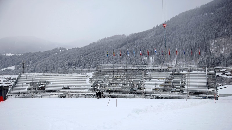 The grandstand offers space for thousands of ski fans. (Bild: Tröster Andreas/ANDREAS TROESTER)