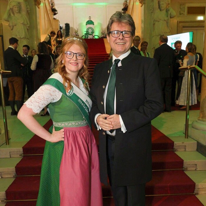 Scheidender Bildungsminister Martin Polaschek Blumenprinzessin Anna-Sophie Karelly