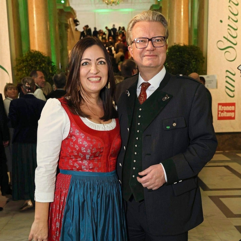 Former provincial governor Christopher Drexler and his wife Iris (Bild: Tuma Alexander/Starpix/ Alexander TUMA)