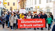 Etwa 500 Teilnehmer demonstrierten Samstagvormittag gegen die Schließung der ...