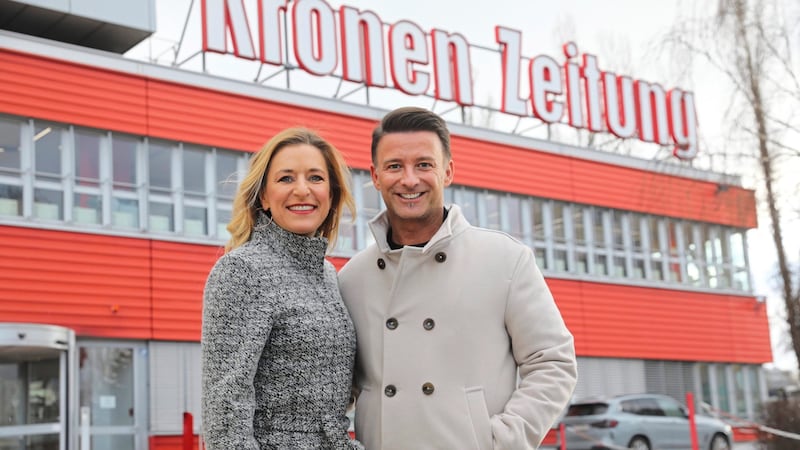 Statteten vor der „Winter Musi“ der „Krone“ einen Besuch ab: Stefanie Hertel und Marco Ventre. (Bild: Jöchl Martin)