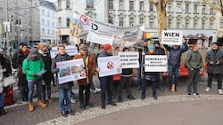 Samstag gegen 10.30 Uhr versammelten sich rund 40 Leute, um gegen den geplanten Abriss der ...